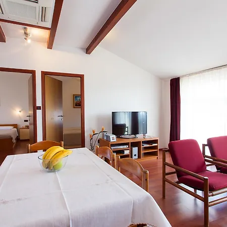 Brioni Ii Apartment *